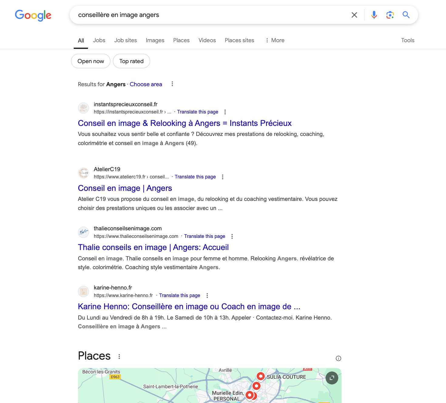 Exemple de résultat Google pour comprendre comment fonctionne le SEO local.